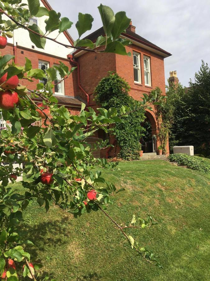 Copper Beech House Bed & Breakfast Malvern Exterior photo